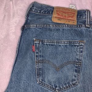 vintage Levi’s blue jeans size 04US 🍓🍓